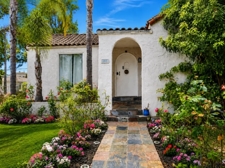Spanish-style exterior of Revive Detox, a boutique detox facility near West Hollywood and Beverly Hills